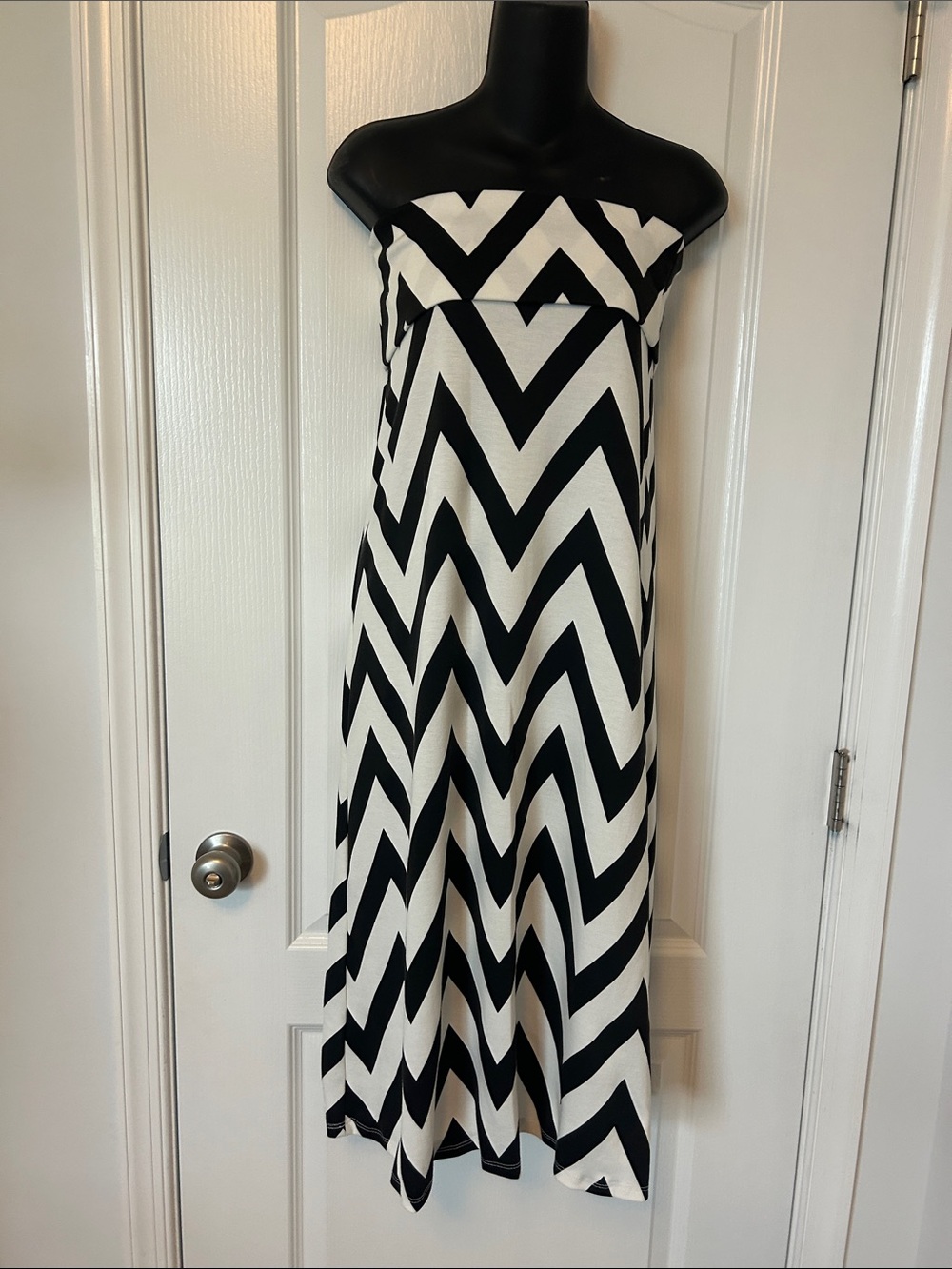 Black &‎ White Chevron Strapless Maxi Dress